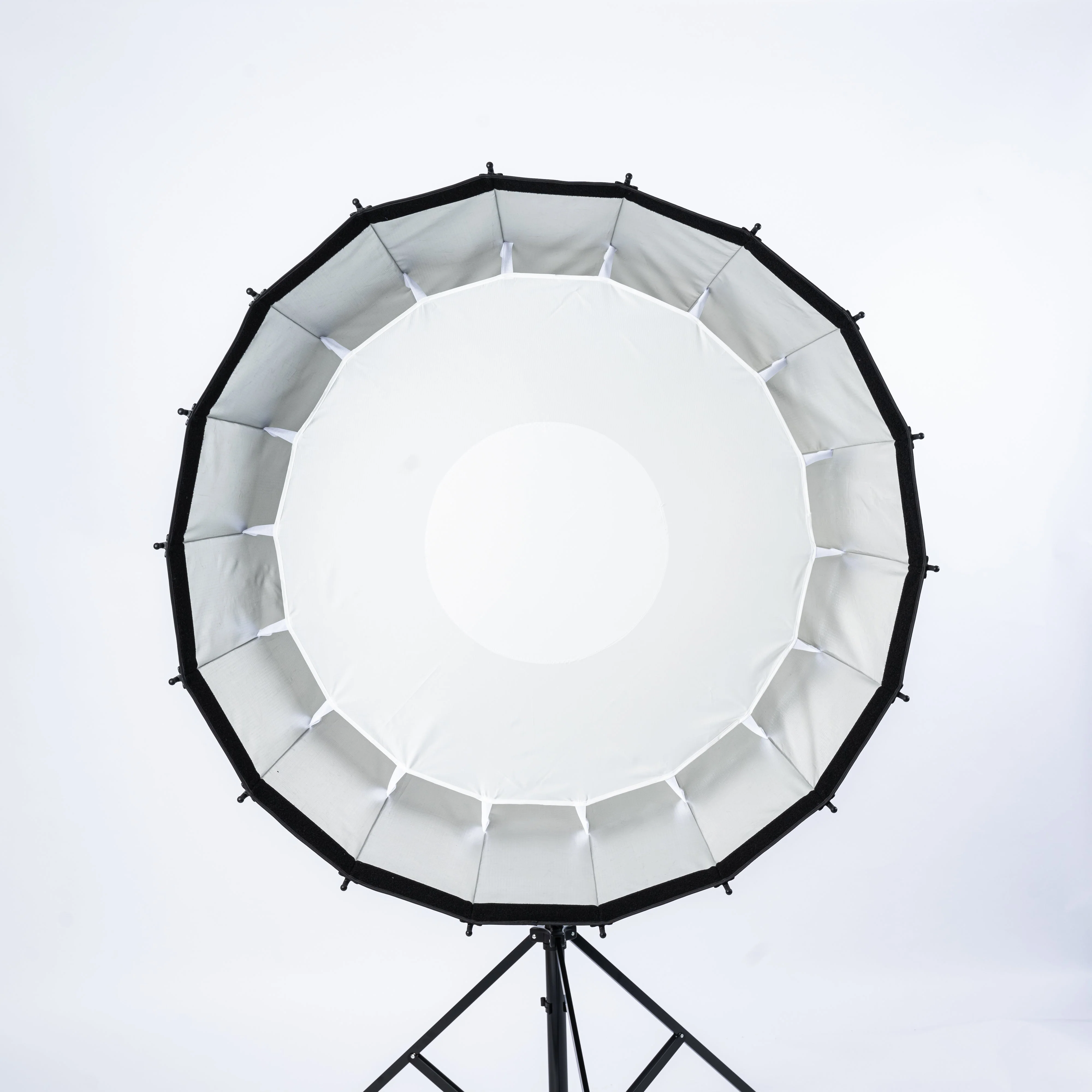 Cheetah Stand QPB-48 Deep Parabolic Softbox - Image 9